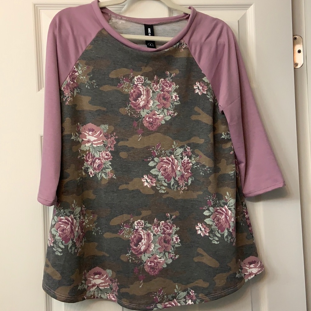 Agnes & Dora floral Camo raglan tee Large